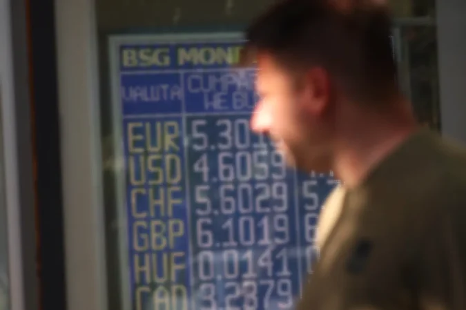 BNR anunță cotații: euro slab, alte valute în creștere
